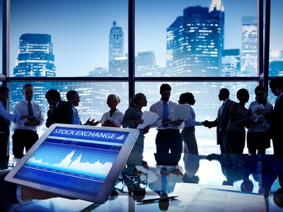 Giới đầu tư hồ hởi gom hàng sau phiên điều trần của Chủ tịch Fed